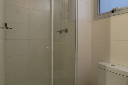 Banheiro de kitnet/studio à venda com 1 quarto, 37m² em Indianópolis, São Paulo