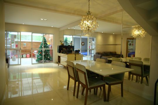 Sala de casa de condomínio para alugar com 4 quartos, 250m² em Dos Casa, São Bernardo do Campo