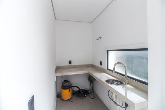 Área de Serviço de casa de condomínio para alugar com 4 quartos, 370m² em Alphaville, Santana de Parnaíba