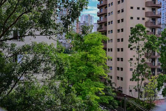 Vista da Suíte de apartamento à venda com 2 quartos, 75m² em Vila Andrade, São Paulo
