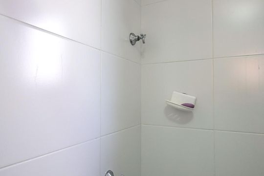 Chuveiro do Banheiro de apartamento à venda com 2 quartos, 75m² em Vila Andrade, São Paulo