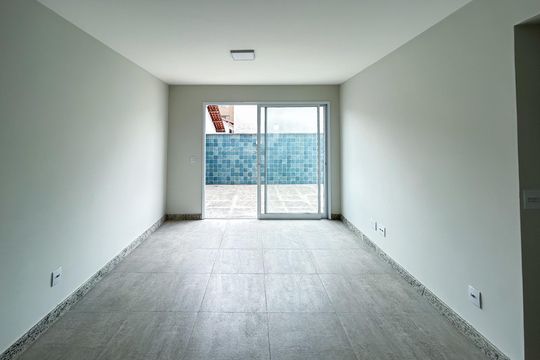 Apartamento à venda com 2 quartos, 116m² em Castelo, Belo Horizonte