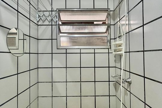 Banheiro de kitnet/studio para alugar com 1 quarto, 20m² em Cidade Universitária, Campinas