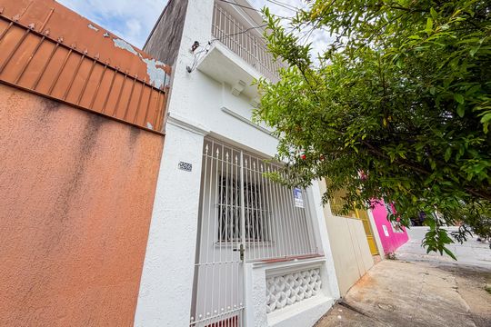 Fachada de casa à venda com 2 quartos, 90m² em Ipiranga, São Paulo