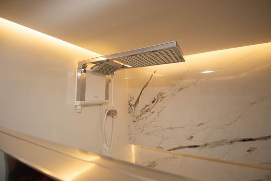 Banheiro da Suíte de kitnet/studio para alugar com 1 quarto, 35m² em Asa Norte, Brasília