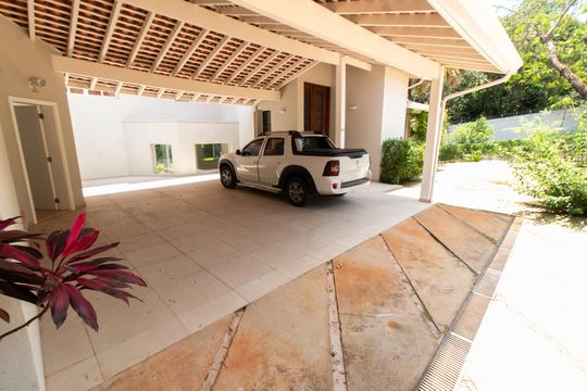 ÁREA EXTERNA GARAGEM de casa de condomínio à venda com 4 quartos, 590m² em Jardim Arua, Campinas