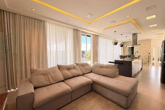 Sala de casa de condomínio para alugar com 4 quartos, 362m² em Parque Cecap, Jundiaí