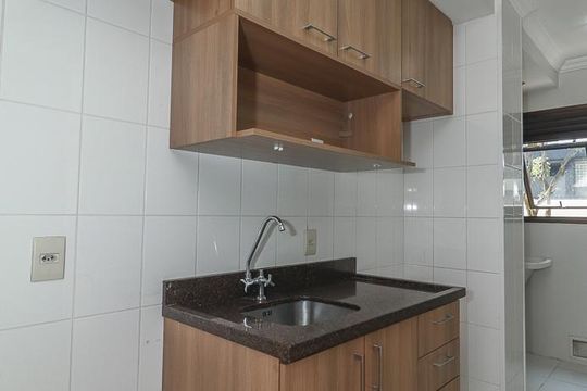 Cozinha de apartamento à venda com 2 quartos, 55m² em São Geraldo, Porto Alegre
