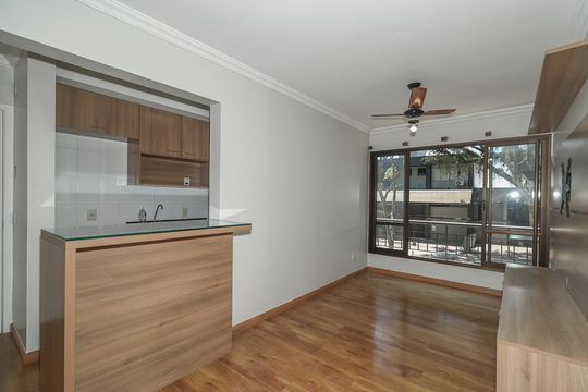 Sala de apartamento à venda com 2 quartos, 55m² em São Geraldo, Porto Alegre