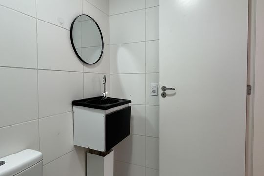 Banheiro de apartamento para alugar com 1 quarto, 29m² em Vila Palmeiras, São Paulo