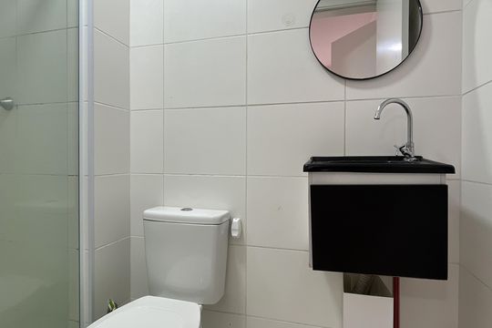 Banheiro de apartamento para alugar com 1 quarto, 29m² em Vila Palmeiras, São Paulo