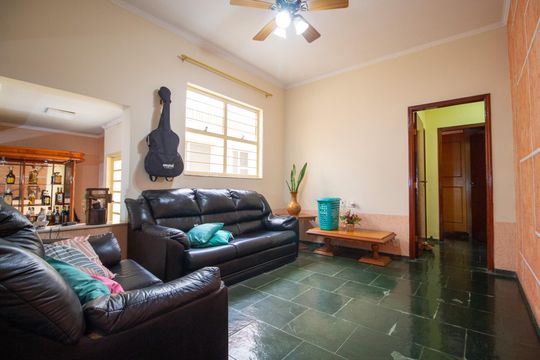 Casa para alugar com 3 quartos, 380m² em Jardim Simus, Sorocaba