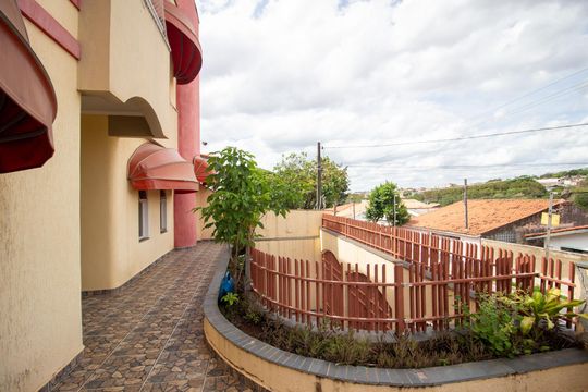 Varanda Frente de casa para alugar com 3 quartos, 380m² em Jardim Simus, Sorocaba