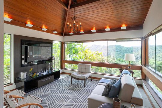 Casa de Condomínio à venda com 3 quartos, 970m² em Fazenda dos Pires, Nova Lima