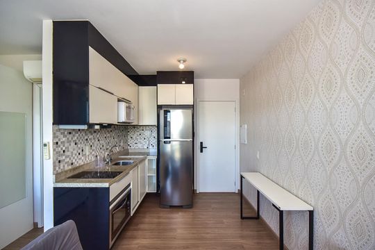 Cozinha de kitnet/studio para alugar com 1 quarto, 45m² em Real Parque, São Paulo
