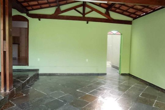 Casa à venda com 4 quartos, 220m² em Ouro Preto, Belo Horizonte