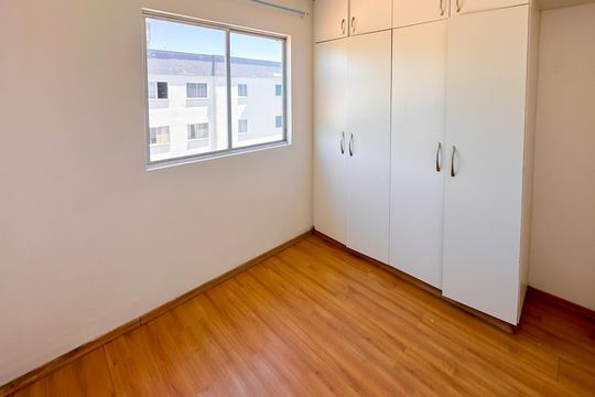 Quarto 2 de apartamento para alugar com 2 quartos, 55m² em Sertão do Maruim, São José