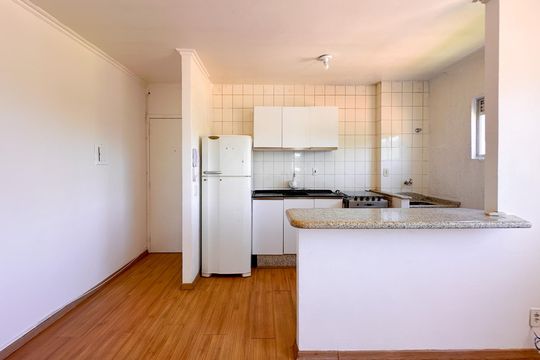 Cozinha de apartamento para alugar com 2 quartos, 55m² em Sertão do Maruim, São José