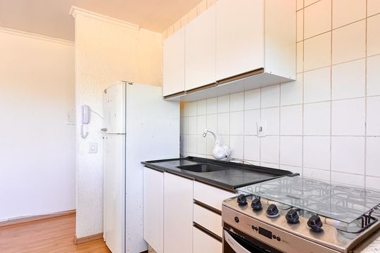 Cozinha de apartamento para alugar com 2 quartos, 55m² em Sertão do Maruim, São José