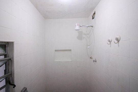 Banheiro de casa para alugar com 1 quarto, 50m² em Chácara Belenzinho, São Paulo