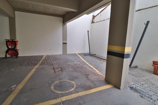 Garagem de apartamento para alugar com 2 quartos, 189m² em Granada, Uberlândia