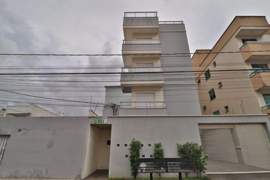 Fachada de apartamento para alugar com 2 quartos, 189m² em Granada, Uberlândia