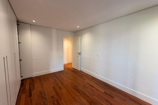 Apartamento à venda com 3 quartos, 180m² em Indianópolis, São Paulo
