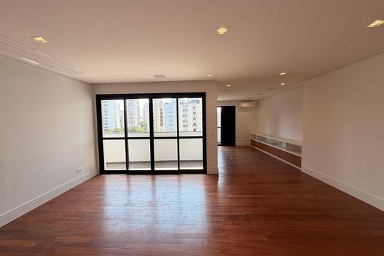 Apartamento à venda com 3 quartos, 180m² em Indianópolis, São Paulo