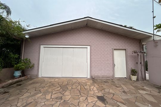 Pátio de apartamento para alugar com 3 quartos, 450m² em Scharlau, São Leopoldo