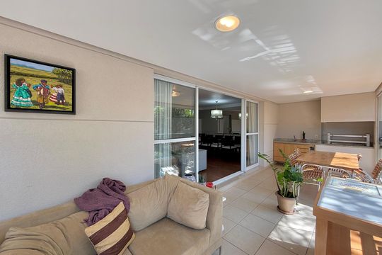 Varanda  de apartamento à venda com 4 quartos, 185m² em Santo Amaro, São Paulo