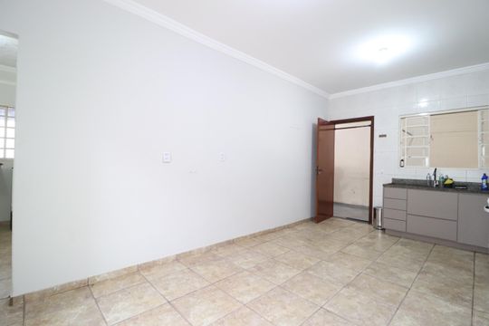 Cozinha de casa para alugar com 3 quartos, 150m² em Carajás, Uberlândia