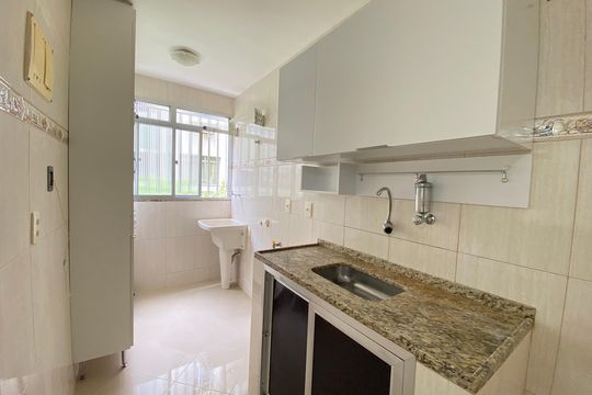 Cozinha e Área de Serviço de apartamento à venda com 2 quartos, 48m² em Lins de Vasconcelos, Rio de Janeiro