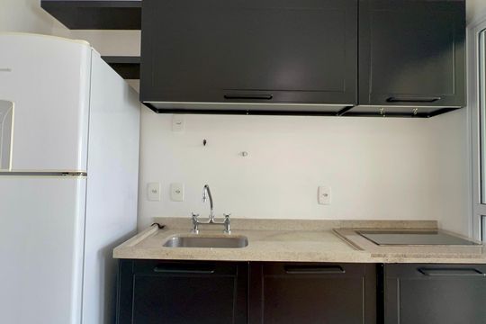 Cozinha de kitnet/studio para alugar com 1 quarto, 33m² em Pinheiros, São Paulo