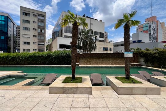 Piscina de kitnet/studio para alugar com 1 quarto, 33m² em Pinheiros, São Paulo