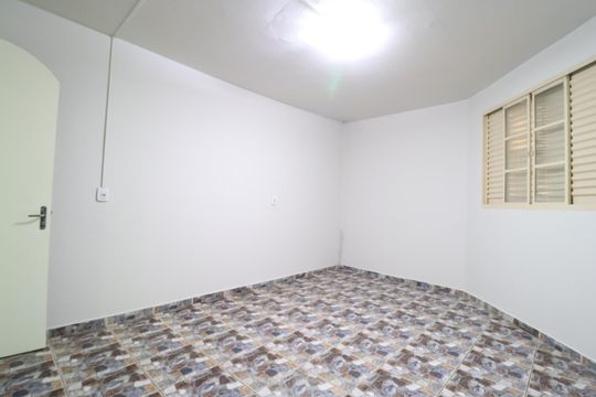 Casa para alugar com 8 quartos, 250m² em Saraiva, Uberlândia