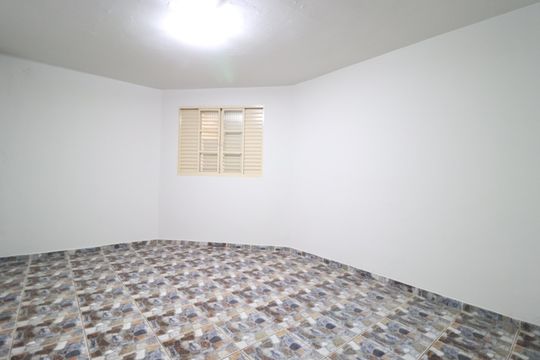 Casa para alugar com 8 quartos, 250m² em Saraiva, Uberlândia