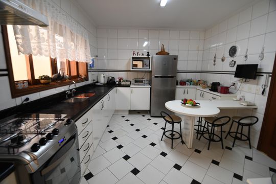 Cozinha de casa à venda com 3 quartos, 280m² em Jardim Santana, Campinas