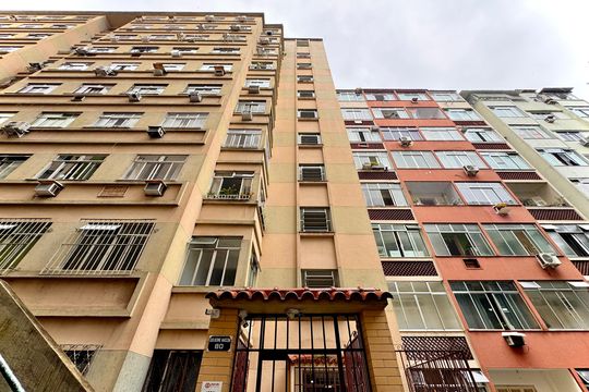 Fachada de apartamento à venda com 2 quartos, 60m² em Centro, Rio de Janeiro