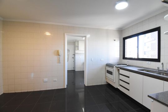 Cozinha de apartamento à venda com 3 quartos, 165m² em Bigorrilho, Curitiba