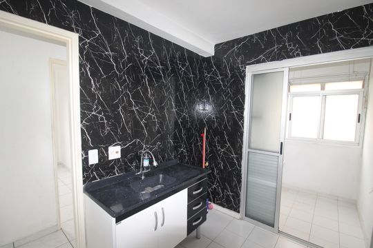Cozinha de apartamento à venda com 2 quartos, 49m² em Vila Roque, São Paulo