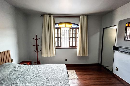Casa à venda com 3 quartos, 181m² em Santa Amelia, Belo Horizonte