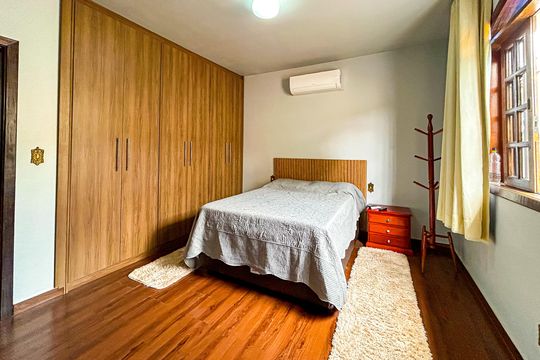 Casa à venda com 3 quartos, 181m² em Santa Amelia, Belo Horizonte