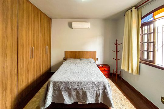 Casa à venda com 3 quartos, 181m² em Santa Amelia, Belo Horizonte