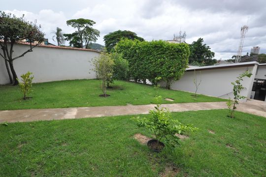 Jardim de casa para alugar com 3 quartos, 500m² em Tremembé, São Paulo