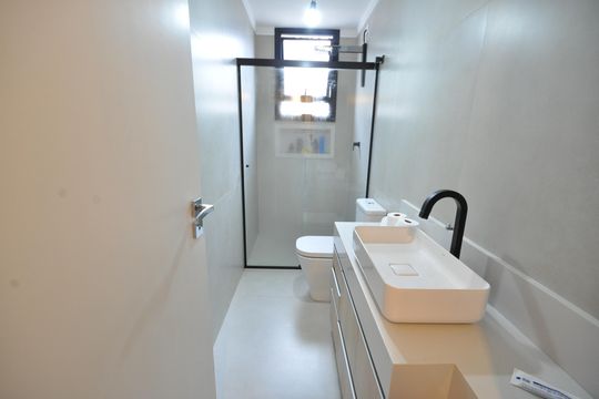 Banheiro da Suíte 1 de casa para alugar com 3 quartos, 500m² em Tremembé, São Paulo