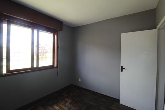 Quarto 1 de casa à venda com 2 quartos, 100m² em Sarandi, Porto Alegre