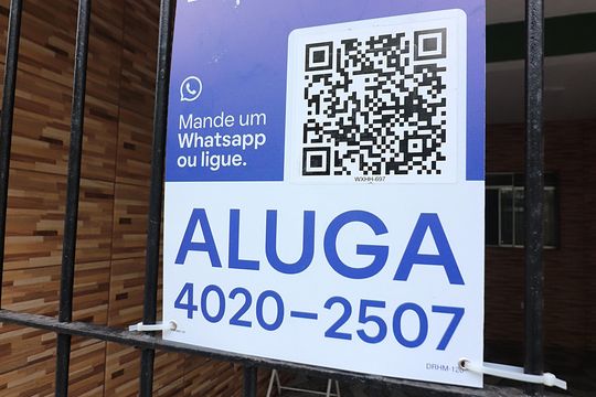Placa  de casa para alugar com 2 quartos, 125m² em Jardim Thelma, São Bernardo do Campo