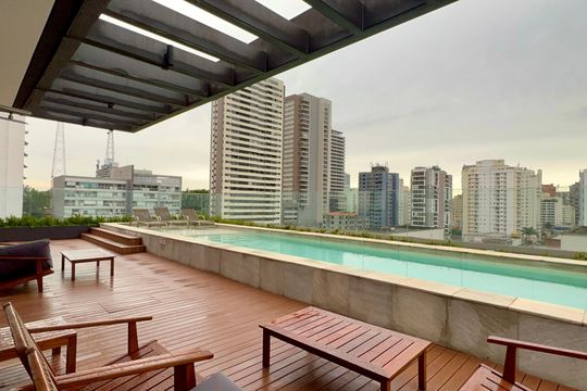 Piscina de kitnet/studio à venda com 1 quarto, 25m² em Pinheiros, São Paulo