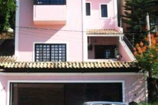Fachada de casa de condomínio à venda com 3 quartos, 310m² em Taquara, Rio de Janeiro