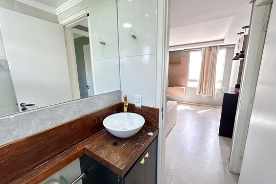 Banheiro de apartamento para alugar com 2 quartos, 41m² em Jardim Ansalca, Guarulhos